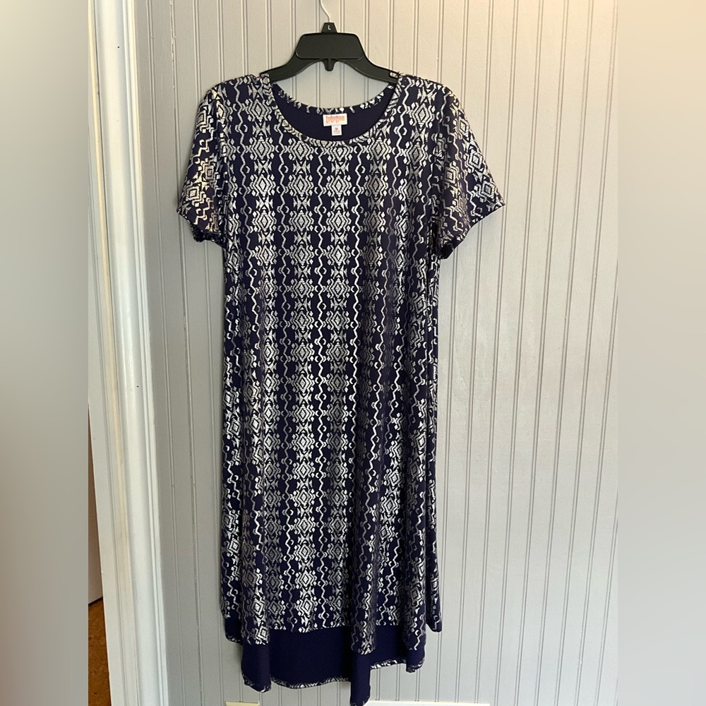Beautiful Elegant LuLaRoe Navy and White High Low Dress. Size medium. Good cond